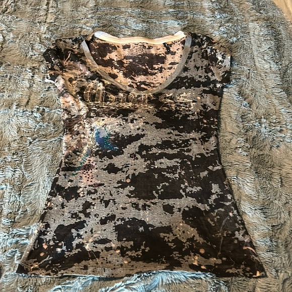 Guess t-shirt. Size small. - Picture 1 of 6
